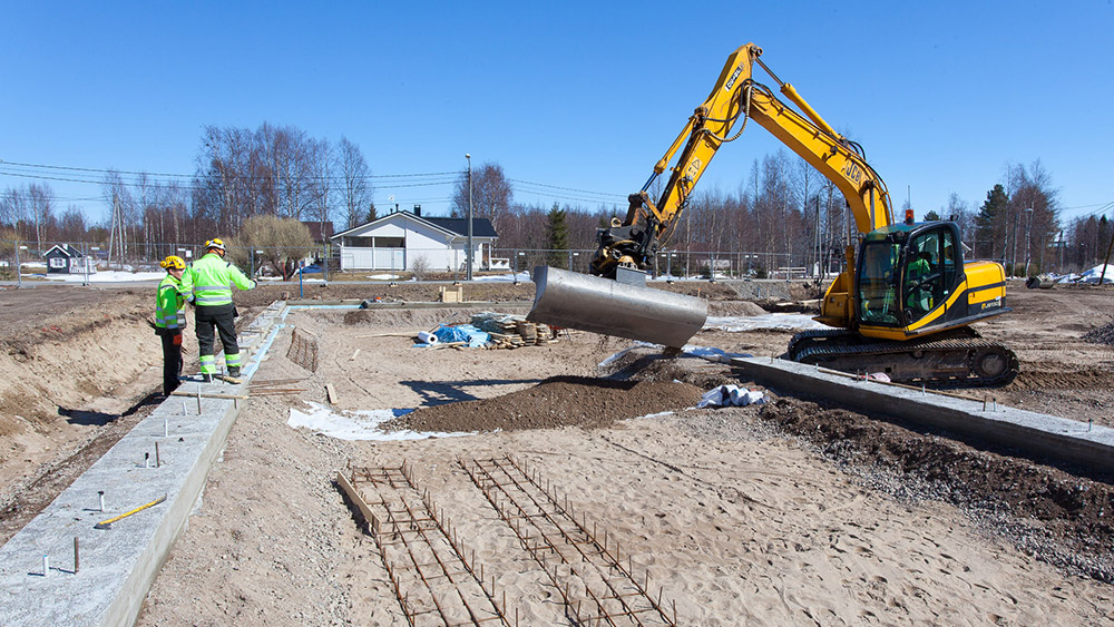 A-rakennuksen kivijalka kohoaa